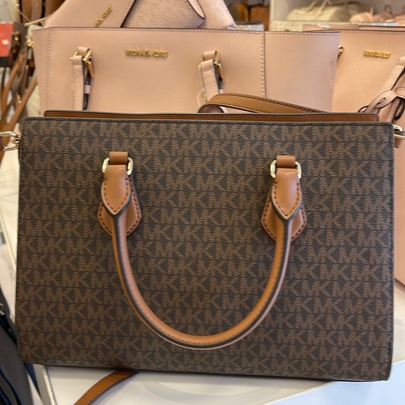 Michael Kors Sheila Medium Signature Logo and Metallic Satchel Crossbody Center - Picture 5 of 16